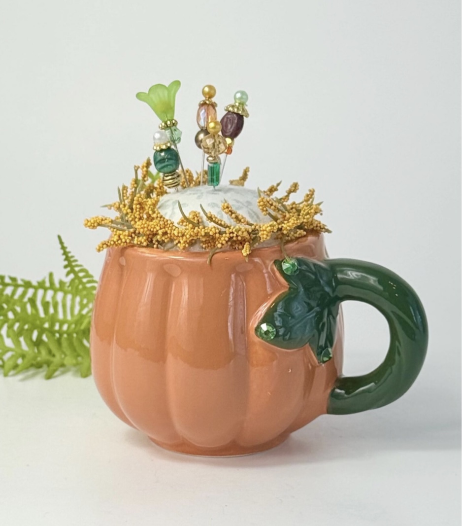 Spooky-Cute Sewing Accessories for Halloween&nbsp;🎃✨